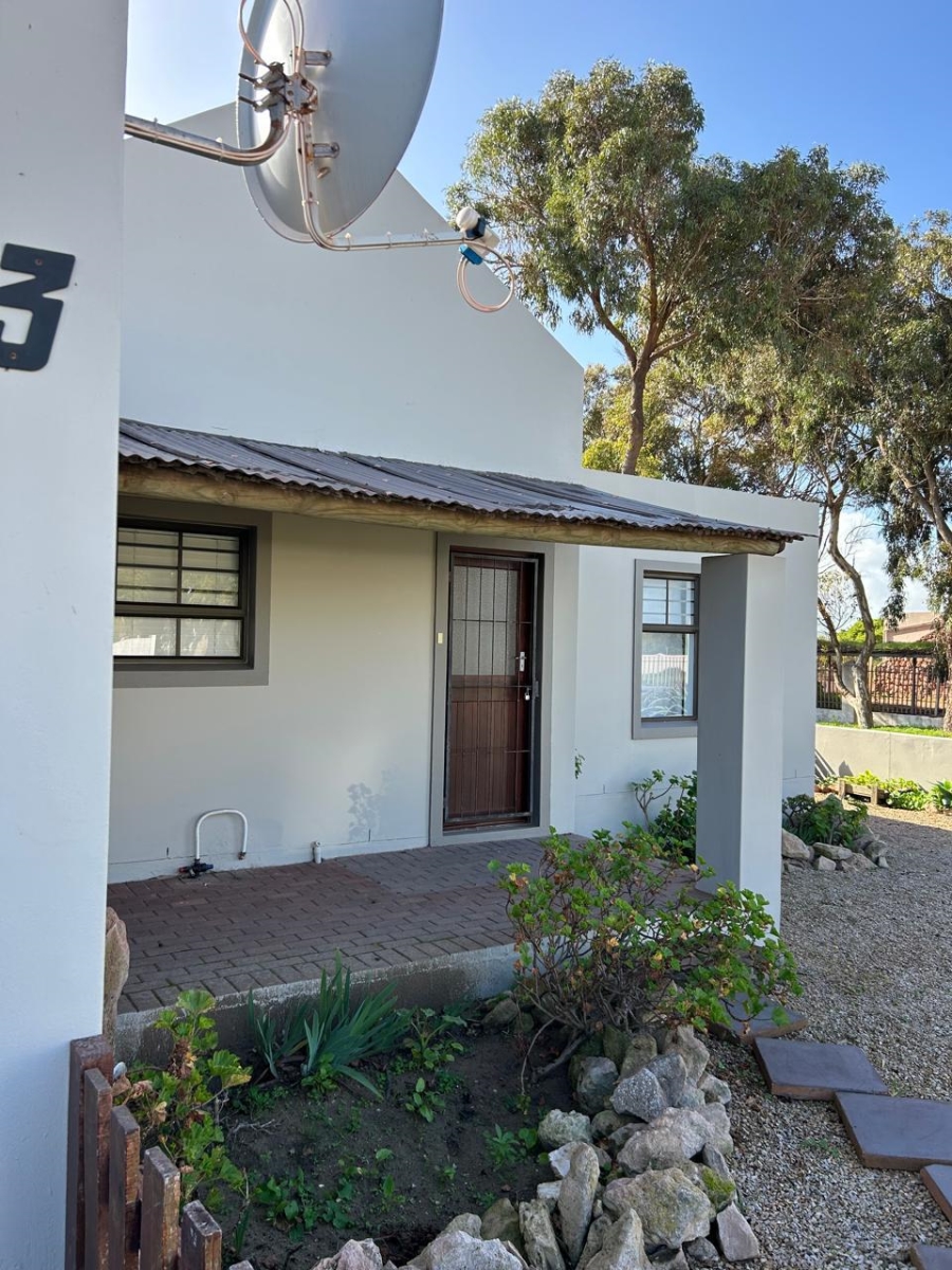 To Let 2 Bedroom Property for Rent in Bluewater Bay Western Cape